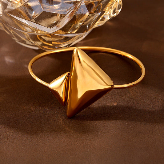 Mira Triangle Bracelet