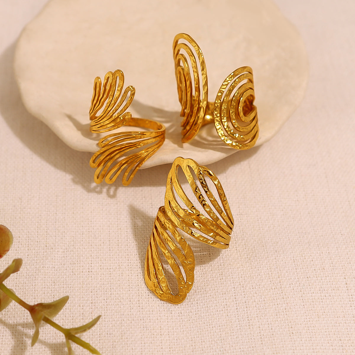 Amari Twist Ring