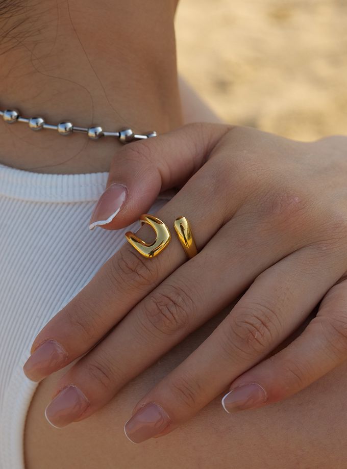Aria Twist Ring