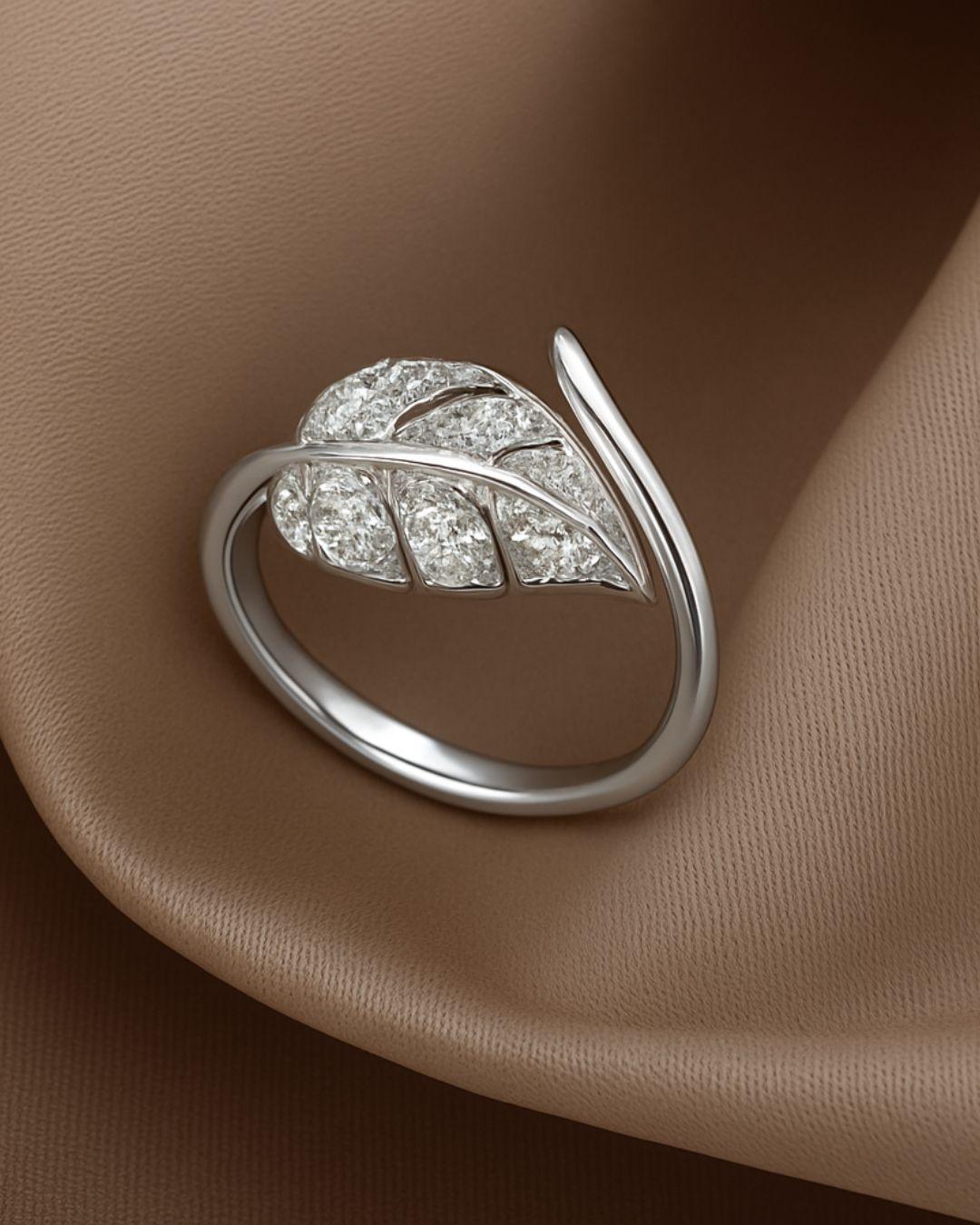 Aria Leaf Twist Ring