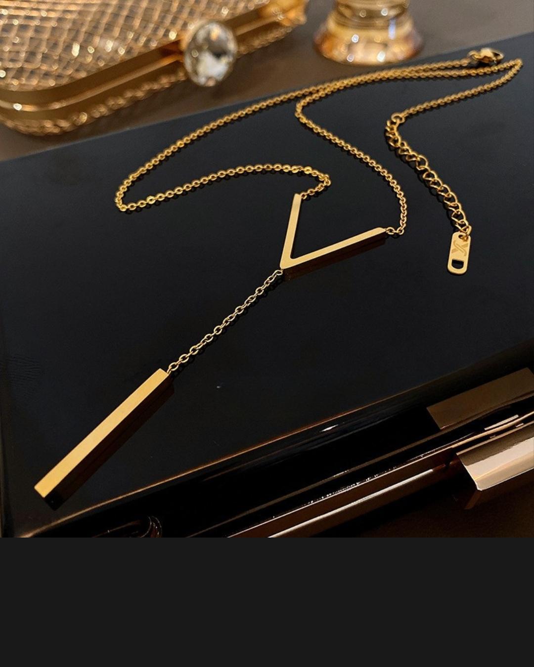Moni Long Pendant Necklace