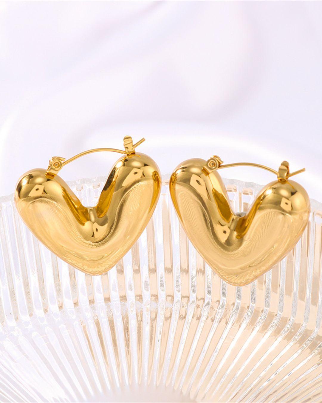 Nia Retro Heart Earrings