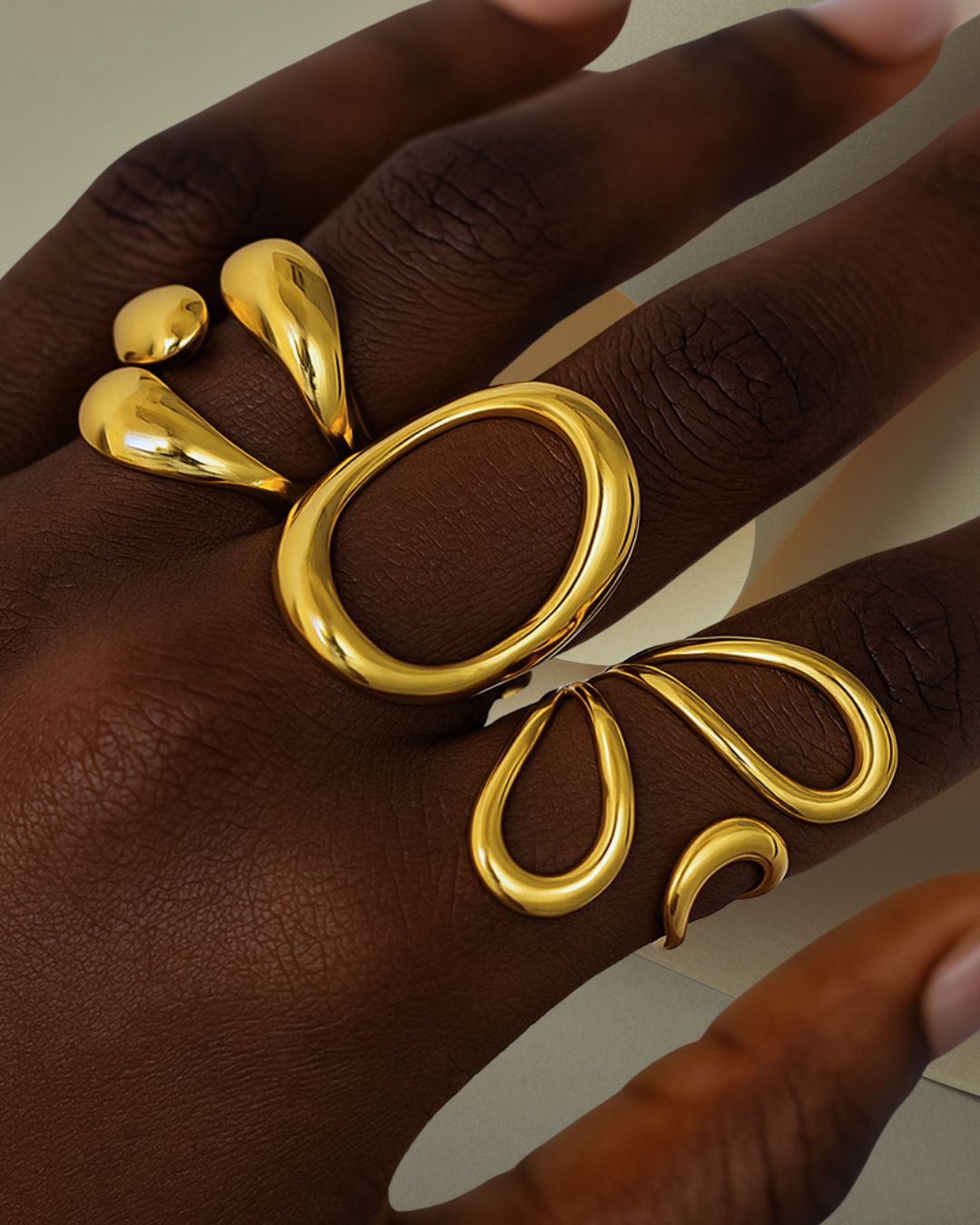 Nova Twist Ring